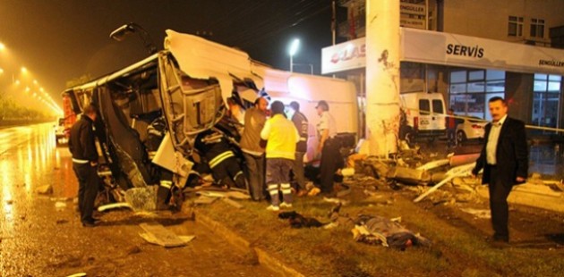 Samsun'da cenaze dönüşü kaza: 4 ölü, 16 yaralı!