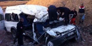 Malatya'da minibüs devrildi: 6 ölü