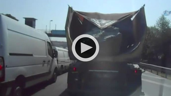 İstanbul trafiğinde korkutan görüntü