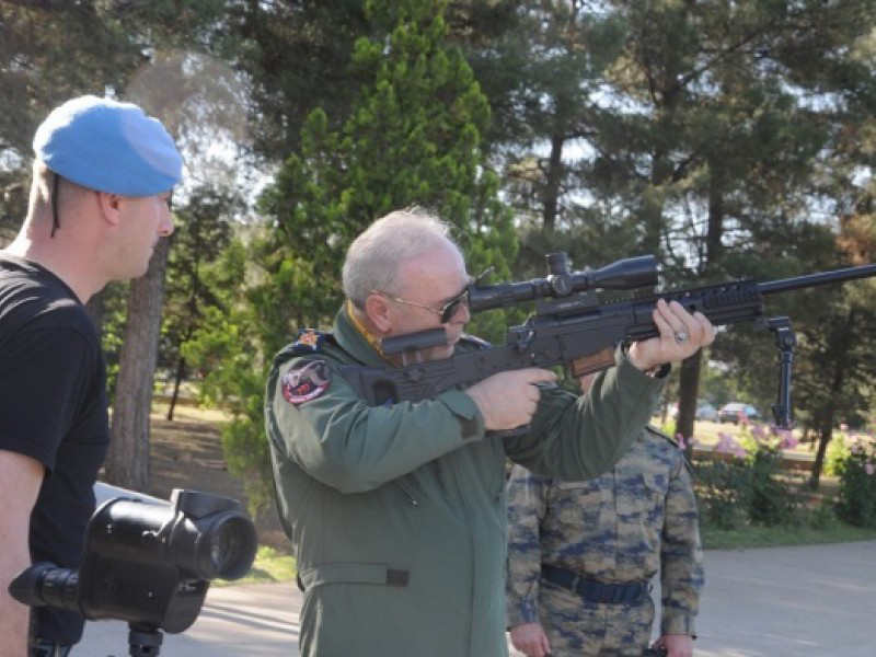 Orgeneral Ünal hava harekatına katıldı