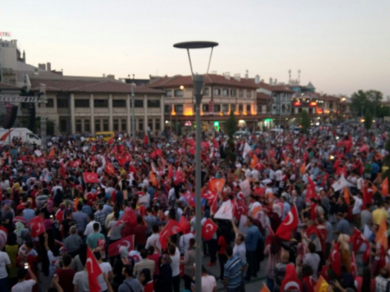 Konya Mevlana Meydanı’nda buluştu