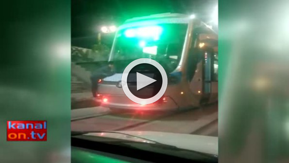 Konya’da çocukların tramvayda tehlikeli yolculuğu!