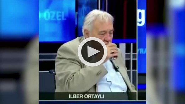 İlber Ortaylı’nın canlı yayında çay içme tarzı sosyal medyayı salladı